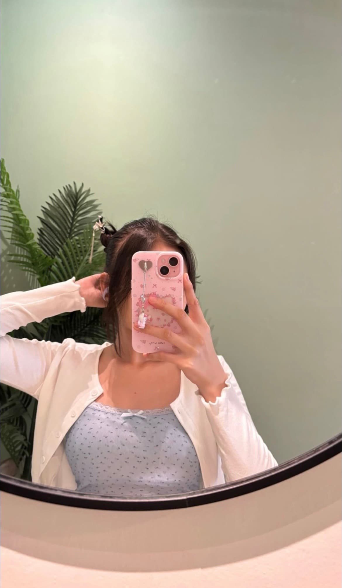 genuinely the prettiest girl i've ever seen